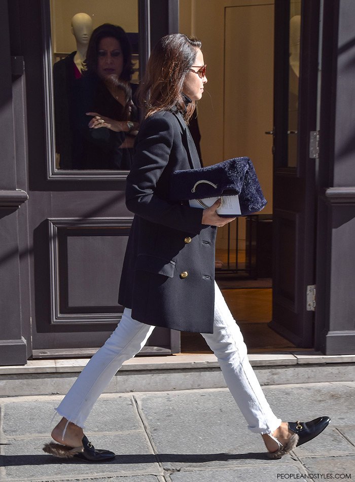 Paris style autumn, Gucci Kangaroo-Fur-Lined Slippers, street style, Paris Fashion Week, wear white pants and long navy blazer