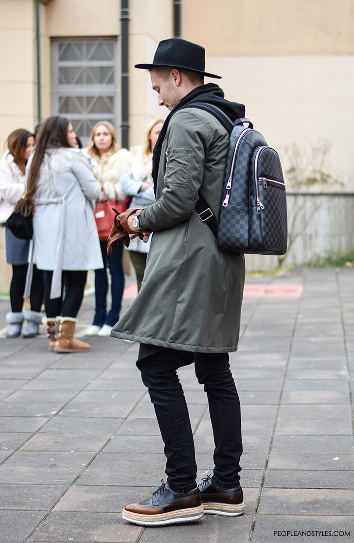 Men's fashion, how to wear longer bomber jacket, hat and backpack, street style casula outfit inspiration