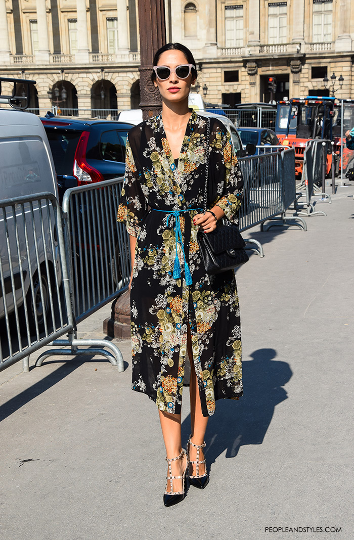 Floral midi dress girls Paris street style what to wear to work