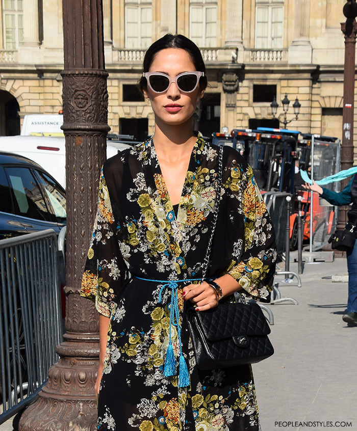 Floral midi dress girls Paris street style what to wear to work